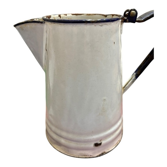 Vintage White Enamel Kettle/Coffee Pot Enamelware, 11" with  Lid - Picture 3 of 6